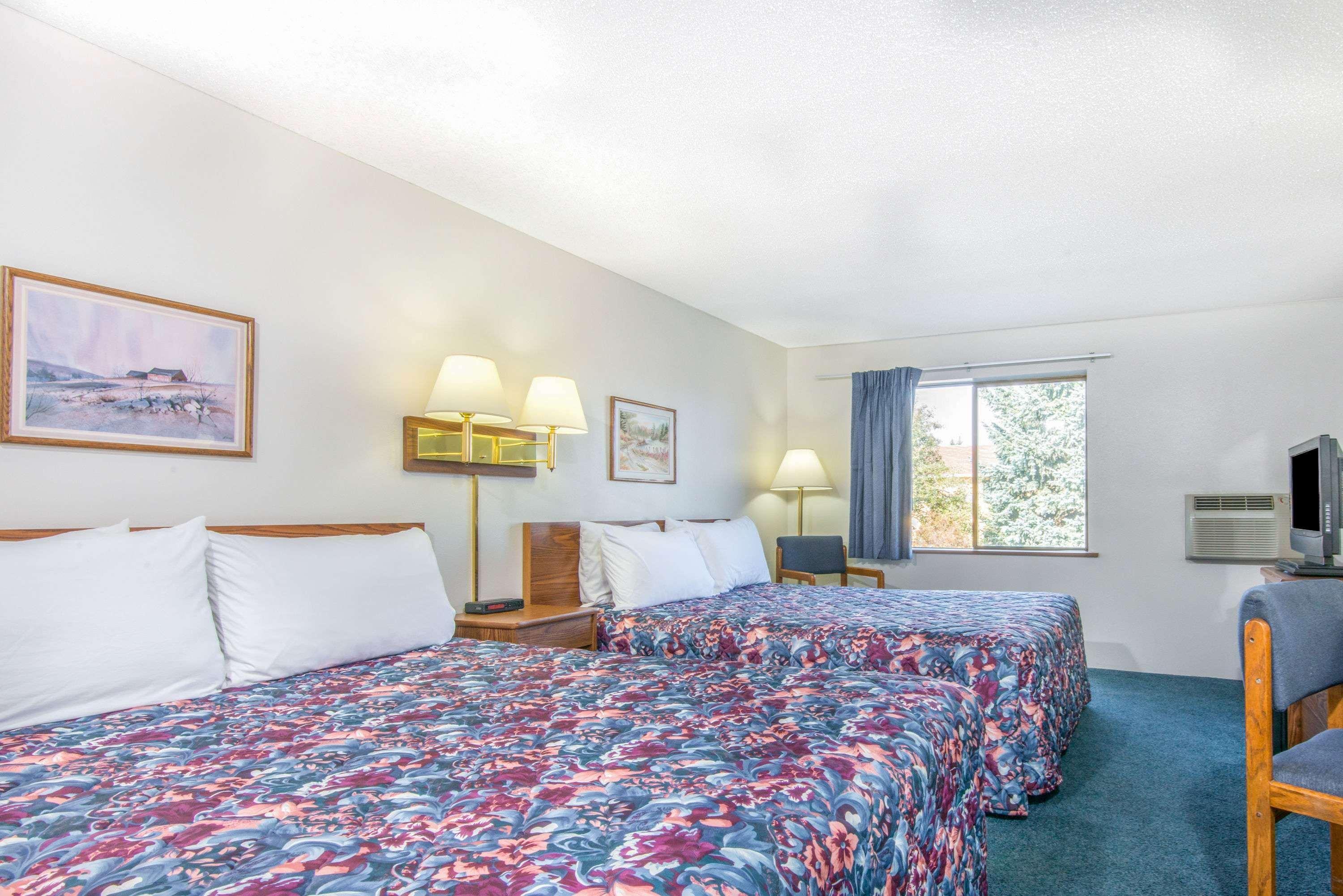 Hotel Super 8 By Wyndham Missoula/Brooks Street Extérieur photo