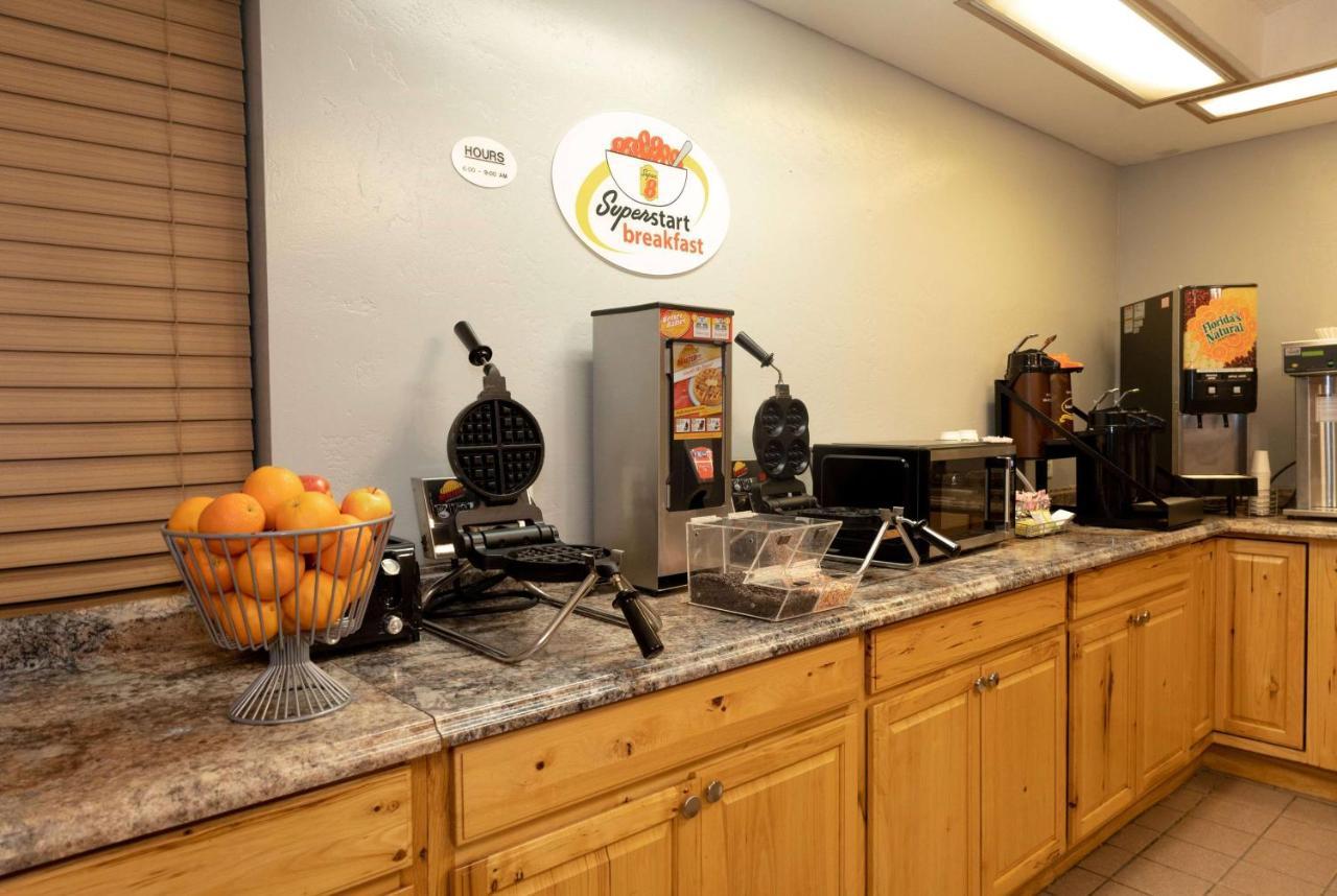 Hotel Super 8 By Wyndham Missoula/Brooks Street Extérieur photo